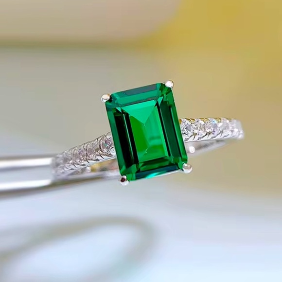 S925 Sterling Silver Radiant Cut Green Vintage Emerald Cubic Zirconia Ring - Picture 3 of 15